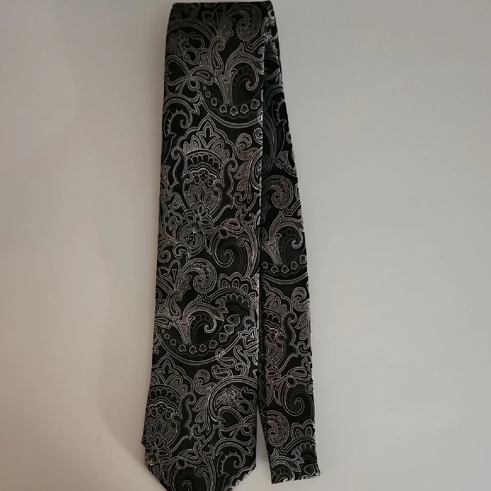 STAFFORD Men's Black, Grey And Silver Paisley Tie